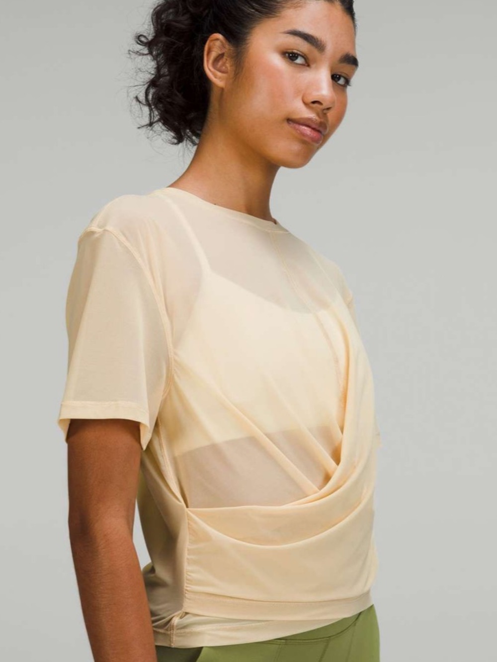 [LULULEMON] Lightweight Mesh Reversible Yoga T-Shirt in ‘Prosecco’ - Picture 3 of 6